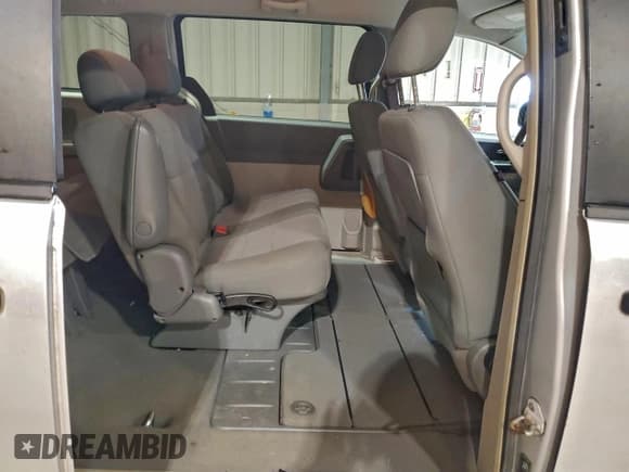 ✅ 2008 Chrysler Town & Country LX • VIN: 2A8HR44H78R137124 • Lot: 93772055. Wystawiony na Copart z przebiegiem 173 752 mil. Bezpłatny archiwum sprzedaży aukcyjnych z USA i szczegółowy raport historii pojazdu na DreamBid. Zdjęcie 11.