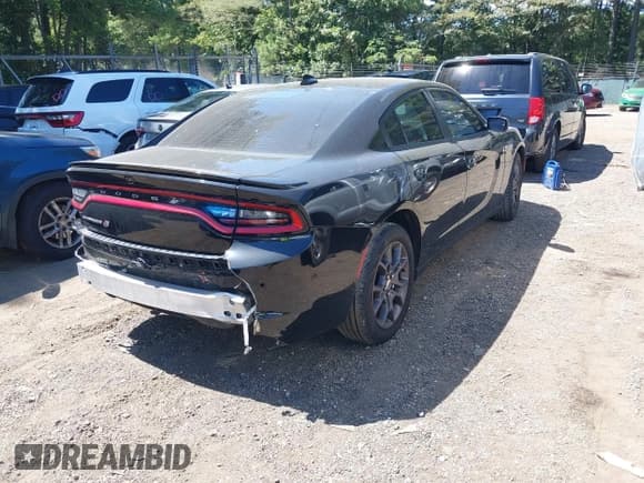 ✅ 2018 Dodge Charger GT • VIN: 2C3CDXJG2JH274341 • Lot: 43057870. Wystawiony na IAAI z przebiegiem 128 132 mil. Bezpłatny archiwum sprzedaży aukcyjnych z USA i szczegółowy raport historii pojazdu na DreamBid. Zdjęcie 4.