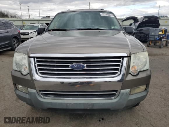 ✅ 2006 Ford Explorer XLT • VIN: 1FMEU73806UA11372 • Lot: 92585035. Listed on Copart with 124,345 mi. Free auction sales archive from the USA and detailed vehicle history report at DreamBid. Image 5.