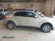 2013 Chevrolet Equinox LT z VIN 1GNALPEK8DZ118434, wystawiony jako IAAI lot #43039570 z przebiegiem 131 848 mil mil oraz . Historia ofert i sprzedaży dostępna na DreamBid. Obrazek 13.
