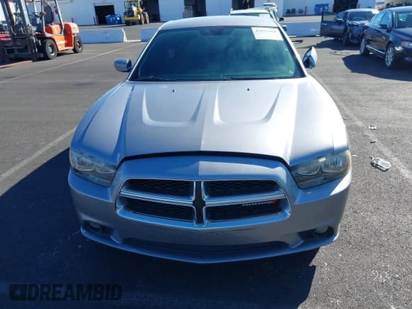 ✅ 2013 Dodge Charger SE • VIN: 2C3CDXBG5DH706505 • Lot: 43575308. Wystawiony na IAAI z przebiegiem 155 254 mil. Bezpłatny archiwum sprzedaży aukcyjnych z USA i szczegółowy raport historii pojazdu na DreamBid. Zdjęcie 6.