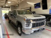 ✅ 2021 Chevrolet Silverado 2500HD LT • VIN: 1GC1YNE72MF228102 • Lot: 42339735. Wystawiony na IAAI z przebiegiem 102 422 mil. Bezpłatny archiwum sprzedaży aukcyjnych z USA i szczegółowy raport historii pojazdu na DreamBid. Zdjęcie 1.