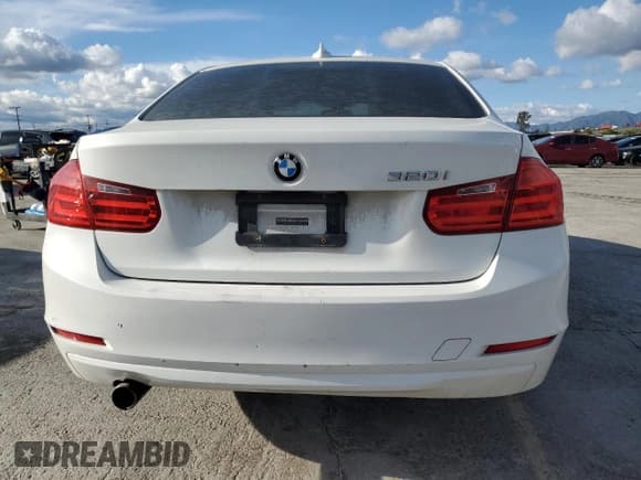 ✅ 2015 BMW 3 Series 320i • VIN: WBA3B1G56FNT02268 • Lot: 93318465. Wystawiony na Copart z przebiegiem 107 977 mil. Bezpłatny archiwum sprzedaży aukcyjnych z USA i szczegółowy raport historii pojazdu na DreamBid. Zdjęcie 6.