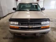 ✅ 2000 Chevrolet S-10 LS • VIN: 1GCCS1957Y8287233 • Lot: 76283614. Wystawiony na Copart z przebiegiem 135 494 mil. Bezpłatny archiwum sprzedaży aukcyjnych z USA i szczegółowy raport historii pojazdu na DreamBid. Zdjęcie 5.