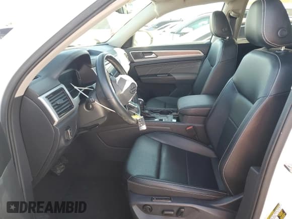 ✅ 2021 Volkswagen Atlas SEL • VIN: 1V2ER2CA4MC548842 • Lot: 84401605. Listed on Copart with 72,098 mi. Free auction sales archive from the USA and detailed vehicle history report at DreamBid. Image 7.