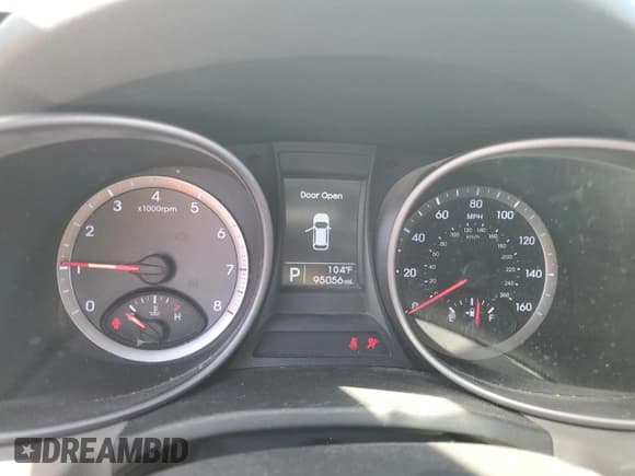 ✅ 2014 Hyundai Santa Fe • VIN: 5XYZTDLB2EG181199 • Lot: 57638045. Wystawiony na Copart z przebiegiem 95 056 mil. Bezpłatny archiwum sprzedaży aukcyjnych z USA i szczegółowy raport historii pojazdu na DreamBid. Zdjęcie 9.