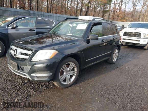 ✅ 2014 Mercedes-Benz GLK 350 • VIN: WDCGG8JB8EG231844 • Лот: 41575123. Опубликован ранее на IAAI с пробегом 114 078 миль. Бесплатный доступ к архиву аукционных продаж из США и подробный отчёт об истории автомобиля на DreamBid. Изображение 2.