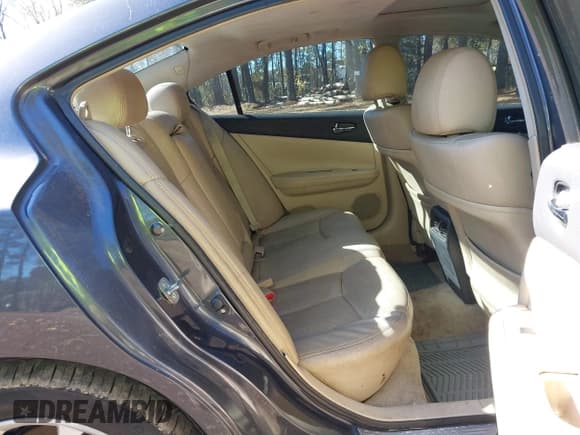 ✅ 2012 Nissan Maxima SV • VIN: 1N4AA5AP8CC828915 • Lot: 43685063. Listed on IAAI with 214,363 mi. Free auction sales archive from the USA and detailed vehicle history report at DreamBid. Image 8.