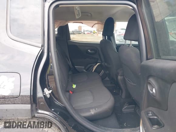 ✅ 2017 Jeep Renegade Latitude • VIN: ZACCJABB4HPG28793 • Lot: 42986404. Wystawiony na IAAI z przebiegiem 112 532 mil. Bezpłatny archiwum sprzedaży aukcyjnych z USA i szczegółowy raport historii pojazdu na DreamBid. Zdjęcie 8.