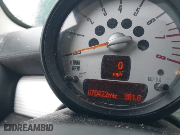 ✅ 2014 MINI Clubman • VIN: WMWZF3C50ET571554 • Lot: 42193844. Wystawiony na IAAI z przebiegiem 70 422 mil. Bezpłatny archiwum sprzedaży aukcyjnych z USA i szczegółowy raport historii pojazdu na DreamBid. Zdjęcie 16.