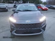✅ 2022 Hyundai Kona SE • VIN: KM8K2CAB5NU863229 • Лот: 40303814. Опубликован ранее на Copart с пробегом 20 499 миль. Бесплатный доступ к архиву аукционных продаж из США и подробный отчёт об истории автомобиля на DreamBid. Изображение 5.