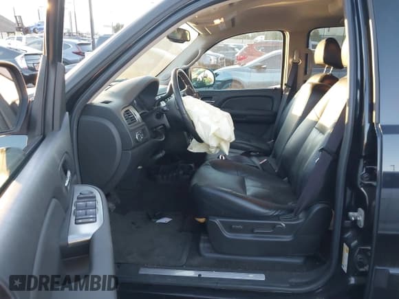 ✅ 2007 Chevrolet Suburban LT • VIN: 3GNFC16077G248080 • Lot: 41289912. Listed on IAAI with 129,622 mi. Free auction sales archive from the USA and detailed vehicle history report at DreamBid. Image 5.