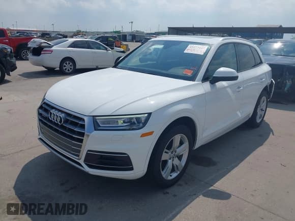 ✅ 2018 Audi Q5 Premium • VIN: WA1ANAFY7J2242938 • Лот: 43273447. Опубликован ранее на IAAI с пробегом 87 463 миль. Бесплатный доступ к архиву аукционных продаж из США и подробный отчёт об истории автомобиля на DreamBid. Изображение 2.