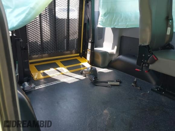 ✅ 2019 Ford Transit Passenger XL • VIN: 1FMZK1CM6KKA23954 • Lot: 39021861. Wystawiony na IAAI z przebiegiem 46 356 mil. Bezpłatny archiwum sprzedaży aukcyjnych z USA i szczegółowy raport historii pojazdu na DreamBid. Zdjęcie 8.