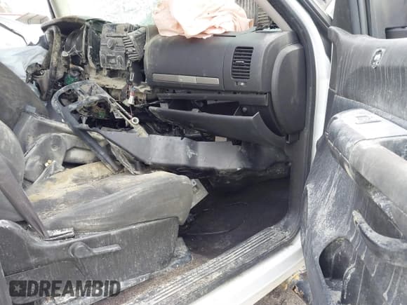 ✅ 2009 Chevrolet Silverado 2500HD LT • VIN: 1GCHC53679F116961 • Lot: 41330365. Listed on IAAI with Not provided. Free auction sales archive from the USA and detailed vehicle history report at DreamBid. Image 5.