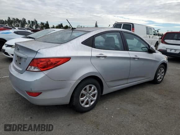 ✅ 2012 Hyundai Accent GLS • VIN: KMHCT4AE8CU131062 • Лот: 82364704. Опубликован ранее на Copart с пробегом 126 738 миль. Бесплатный доступ к архиву аукционных продаж из США и подробный отчёт об истории автомобиля на DreamBid. Изображение 3.
