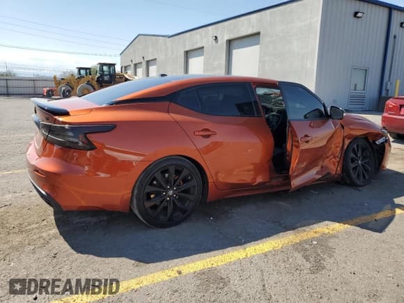 ✅ 2019 Nissan Maxima SR • VIN: 1N4AA6AV9KC368196 • Lot: 70862005. Wystawiony na Copart z przebiegiem 79 546 mil. Bezpłatny archiwum sprzedaży aukcyjnych z USA i szczegółowy raport historii pojazdu na DreamBid. Zdjęcie 3.