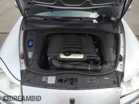 ✅ 2010 Porsche Cayenne • VIN: WP1AA2AP7ALA12024 • Lot: 71916134. Listed on Copart with 100,729 mi. Free auction sales archive from the USA and detailed vehicle history report at DreamBid. Image 12.