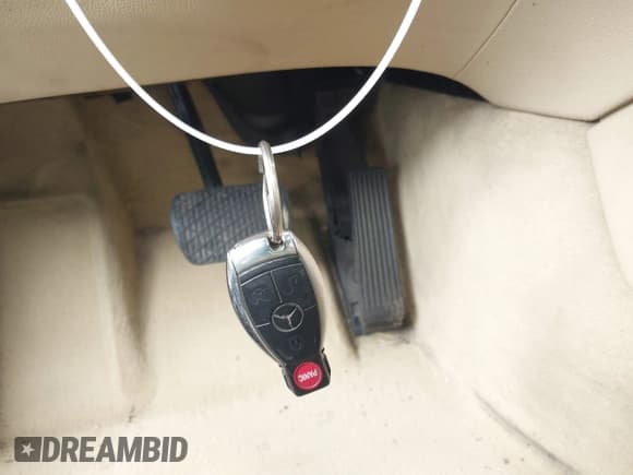 ✅ 2008 Mercedes-Benz CL 550 • VIN: WDDEJ71X08A018565 • Lot: 42528495. Wystawiony na IAAI z przebiegiem 191 647 mil. Bezpłatny archiwum sprzedaży aukcyjnych z USA i szczegółowy raport historii pojazdu na DreamBid. Zdjęcie 11.