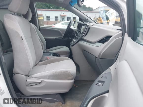 ✅ 2015 Toyota Sienna LE AAS • VIN: 5TDKK3DC9FS576023 • Lot: 42395573. Listed on IAAI with 120,752 mi. Free auction sales archive from the USA and detailed vehicle history report at DreamBid. Image 5.