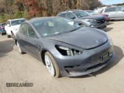 ✅ 2022 Tesla Model 3 Long Range • VIN: 5YJ3E1EB6NF258630 • Lot: 40682978. Wystawiony na IAAI z przebiegiem 34 868 mil. Bezpłatny archiwum sprzedaży aukcyjnych z USA i szczegółowy raport historii pojazdu na DreamBid. Zdjęcie 1.