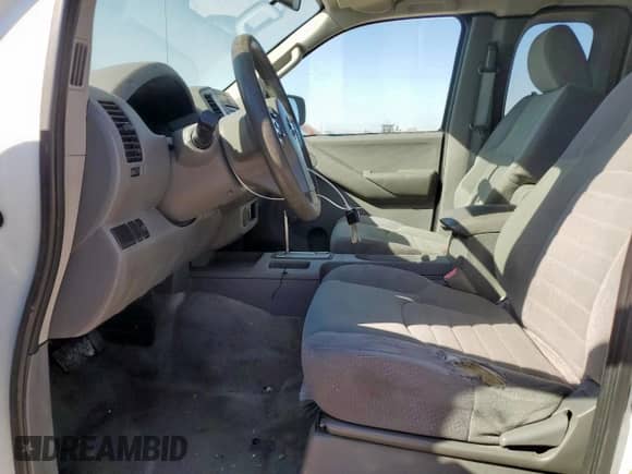 2014 Nissan Frontier S z VIN 1N6BD0CT6EN769421, wystawiony jako Copart lot #85130215 z przebiegiem 117 352 mil mil oraz Czysty tytuł • Clean title. Historia ofert i sprzedaży dostępna na DreamBid. Obrazek 7.