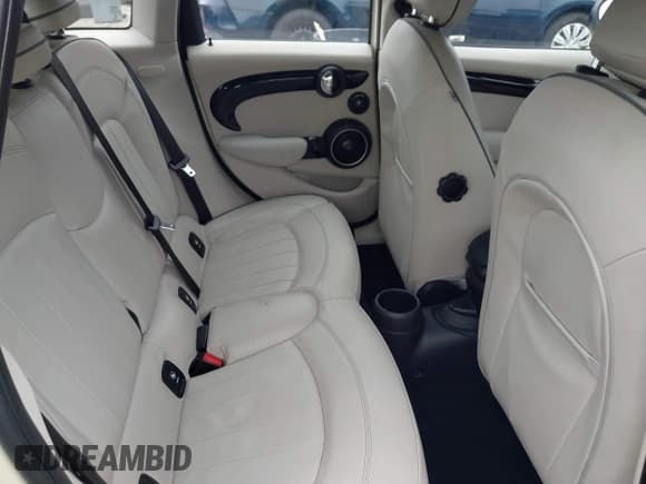 ✅ 2015 MINI Hardtop 4 Door S • VIN: WMWXU3C52F2B56856 • Lot: 42307964. Wystawiony na IAAI z przebiegiem 41 669 mil. Bezpłatny archiwum sprzedaży aukcyjnych z USA i szczegółowy raport historii pojazdu na DreamBid. Zdjęcie 8.