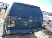 ✅ 2008 Chevrolet Suburban 3LT • VIN: 1GNFC16J98J229717 • Lot: 72979214. Wystawiony na Copart z przebiegiem Nie podano. Bezpłatny archiwum sprzedaży aukcyjnych z USA i szczegółowy raport historii pojazdu na DreamBid. Zdjęcie 6.