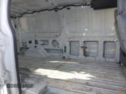 ✅ 2018 Ford Transit • VIN: 1FTYR2ZMXJKA21812 • Lot: 43054561. Wystawiony na IAAI z przebiegiem 219 255 mil. Bezpłatny archiwum sprzedaży aukcyjnych z USA i szczegółowy raport historii pojazdu na DreamBid. Zdjęcie 8.