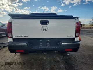 ✅ 2017 Honda Ridgeline RTL-E • VIN: 5FPYK3F79HB037913 • Лот: 82707275. Опубликован ранее на Copart с пробегом 18 560 миль. Бесплатный доступ к архиву аукционных продаж из США и подробный отчёт об истории автомобиля на DreamBid. Изображение 6.