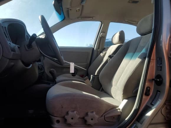 ✅ 2005 Hyundai Elantra GLS • VIN: KMHDN46D65U991348 • Lot: 43926555. Wystawiony na Copart z przebiegiem 44 730 mil. Bezpłatny archiwum sprzedaży aukcyjnych z USA i szczegółowy raport historii pojazdu na DreamBid. Zdjęcie 7.