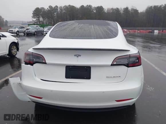 ✅ 2019 Tesla Model 3 Long Range • VIN: 5YJ3E1EB0KF487607 • Lot: 43742331. Wystawiony na IAAI z przebiegiem 65 449 mil. Bezpłatny archiwum sprzedaży aukcyjnych z USA i szczegółowy raport historii pojazdu na DreamBid. Zdjęcie 16.