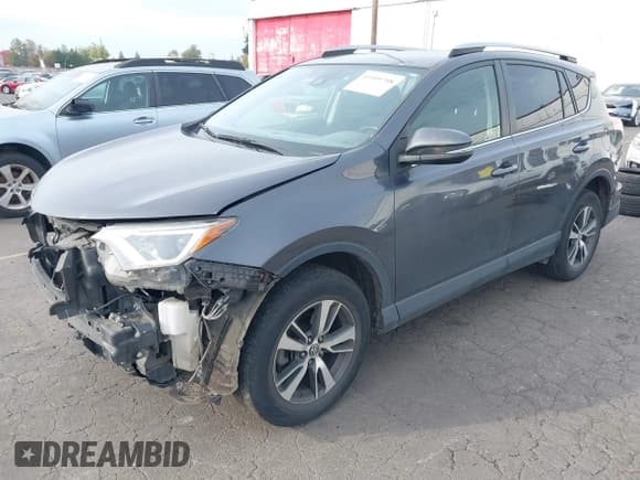 ✅ 2018 Toyota RAV4 XLE • VIN: JTMRFREV2JJ231749 • Лот: 43599708. Опубликован ранее на IAAI с пробегом 103 224 миль. Бесплатный доступ к архиву аукционных продаж из США и подробный отчёт об истории автомобиля на DreamBid. Изображение 19.