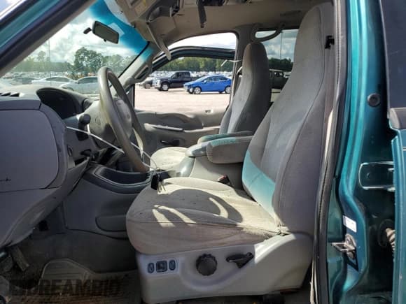 ✅ 1997 Ford Expedition XLT • VIN: 1FMEU1760VLC28284 • Лот: 72405794. Опубликован ранее на Copart с пробегом 246 849 миль. Бесплатный доступ к архиву аукционных продаж из США и подробный отчёт об истории автомобиля на DreamBid. Изображение 7.