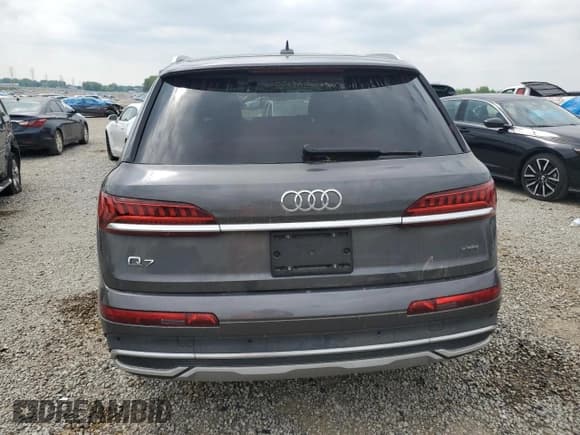 ✅ 2021 Audi Q7 Premium • VIN: WA1AJAF78MD023272 • Lot: 54161065. Wystawiony na Copart z przebiegiem 54 914 mil. Bezpłatny archiwum sprzedaży aukcyjnych z USA i szczegółowy raport historii pojazdu na DreamBid. Zdjęcie 6.