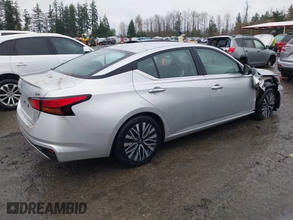 ✅ 2024 Nissan Altima SV • VIN: 1N4BL4DV9RN326799 • Lot: 43908263. Listed on IAAI with 41,543 mi. Free auction sales archive from the USA and detailed vehicle history report at DreamBid. Image 4.