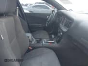 ✅ 2019 Dodge Charger SXT • VIN: 2C3CDXBG9KH615377 • Лот: 43251476. Опубликован ранее на IAAI с пробегом 135 902 миль. Бесплатный доступ к архиву аукционных продаж из США и подробный отчёт об истории автомобиля на DreamBid. Изображение 5.