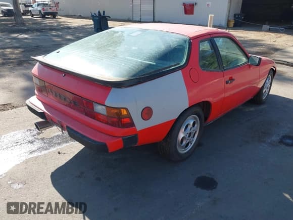 ✅ 1987 Porsche 924 • VIN: WP0AA092XHN453613 • Lot: 43571955. Wystawiony na IAAI z przebiegiem 25 376 mil. Bezpłatny archiwum sprzedaży aukcyjnych z USA i szczegółowy raport historii pojazdu na DreamBid. Zdjęcie 4.