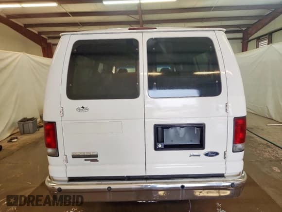 ✅ 2009 Ford Econoline Passenger XL • VIN: 1FBNE31L19DA27641 • Lot: 92701235. Wystawiony na Copart z przebiegiem 133 133 mil. Bezpłatny archiwum sprzedaży aukcyjnych z USA i szczegółowy raport historii pojazdu na DreamBid. Zdjęcie 6.