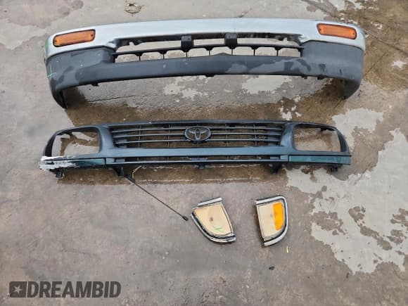 ✅ 1996 Toyota Tacoma • VIN: 4TANL42N3TZ152251 • Лот: 89683945. Опубликован ранее на Copart с пробегом 155 189 миль. Бесплатный доступ к архиву аукционных продаж из США и подробный отчёт об истории автомобиля на DreamBid. Изображение 12.