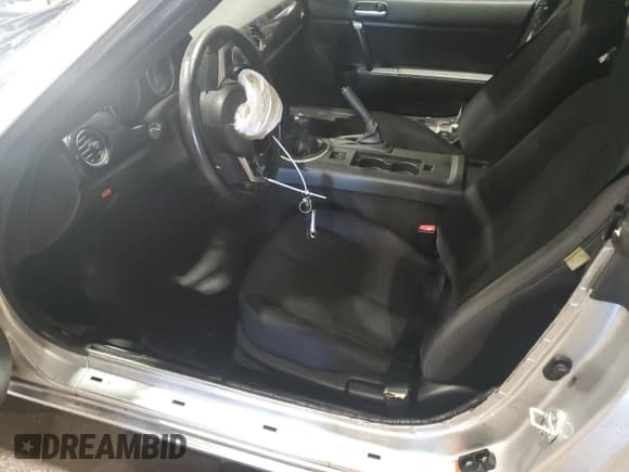 ✅ 2006 Mazda MX-5 Miata Touring • VIN: JM1NC25F360121863 • Lot: 88010315. Wystawiony na Copart z przebiegiem 39 541 mil. Bezpłatny archiwum sprzedaży aukcyjnych z USA i szczegółowy raport historii pojazdu na DreamBid. Zdjęcie 7.