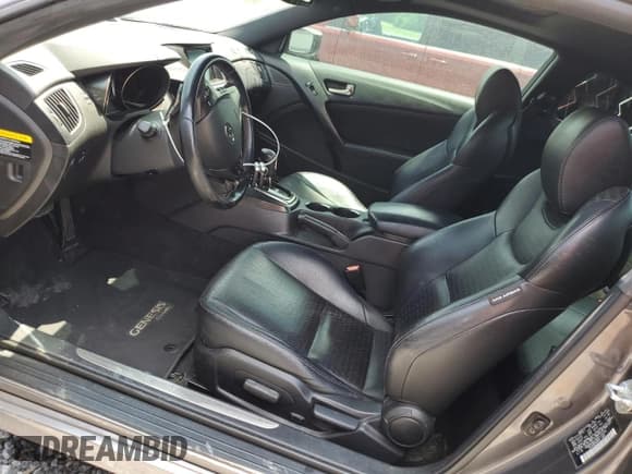 ✅ 2013 Hyundai Genesis Coupe Grand Touring • VIN: KMHHU6KJ9DU110233 • Lot: 59950155. Wystawiony na Copart z przebiegiem 83 004 mil. Bezpłatny archiwum sprzedaży aukcyjnych z USA i szczegółowy raport historii pojazdu na DreamBid. Zdjęcie 7.