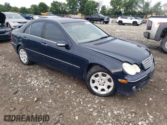 ✅ 2005 Mercedes-Benz C 240 • VIN: WDBRF81J25F662208 • Лот: 66460995. Опубликован ранее на Copart с пробегом 163 658 миль. Бесплатный доступ к архиву аукционных продаж из США и подробный отчёт об истории автомобиля на DreamBid. Изображение 4.
