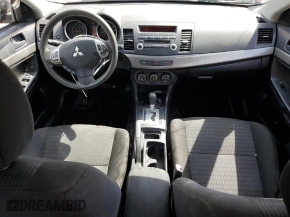 ✅ 2013 Mitsubishi Lancer ES • VIN: JA32U2FU1DU023982 • Lot: 81422165. Wystawiony na Copart z przebiegiem 330 937 mil. Bezpłatny archiwum sprzedaży aukcyjnych z USA i szczegółowy raport historii pojazdu na DreamBid. Zdjęcie 8.