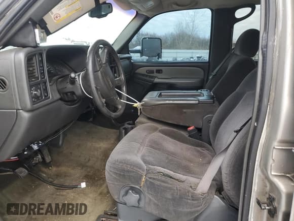 ✅ 2003 GMC Sierra 2500HD SLE • VIN: 1GTHK23163F215123 • Lot: 86448144. Listed on Copart with 263,891 mi. Free auction sales archive from the USA and detailed vehicle history report at DreamBid. Image 7.