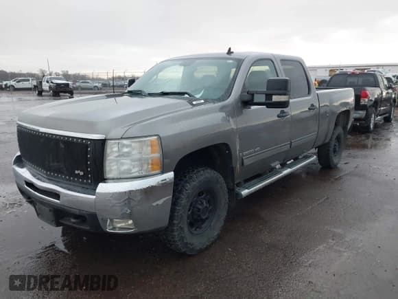 ✅ 2009 Chevrolet Silverado 2500HD LT • VIN: 1GCHK53K59F149540 • Lot: 43711692. Wystawiony na IAAI z przebiegiem 259 012 mil. Bezpłatny archiwum sprzedaży aukcyjnych z USA i szczegółowy raport historii pojazdu na DreamBid. Zdjęcie 17.
