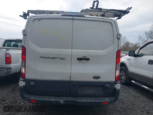 ✅ 2018 Ford Transit • VIN: 1FTYR2YM8JKB17665 • Lot: 40803462. Listed on IAAI with 129,703 mi. Free auction sales archive from the USA and detailed vehicle history report at DreamBid. Image 16.