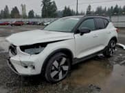 ✅ 2024 Volvo XC40 Plus • VIN: YV4ER3XL7R2257605 • Лот: 93764605. Опубликован ранее на Copart с пробегом 13 497 миль. Бесплатный доступ к архиву аукционных продаж из США и подробный отчёт об истории автомобиля на DreamBid. Изображение 1.
