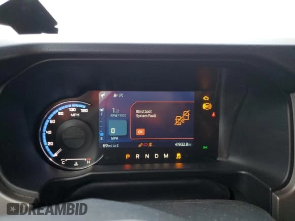 ✅ 2022 Ford Bronco • VIN: 1FMDE5DHXNLB48674 • Lot: 93339155. Listed on Copart with 41,933 mi. Free auction sales archive from the USA and detailed vehicle history report at DreamBid. Image 9.