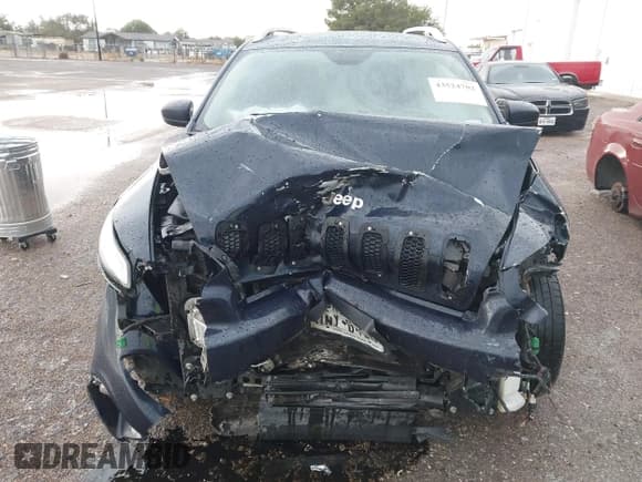 ✅ 2016 Jeep Cherokee Latitude • VIN: 1C4PJMCB5GW162309 • Lot: 43524702. Wystawiony na IAAI z przebiegiem 141 651 mil. Bezpłatny archiwum sprzedaży aukcyjnych z USA i szczegółowy raport historii pojazdu na DreamBid. Zdjęcie 6.